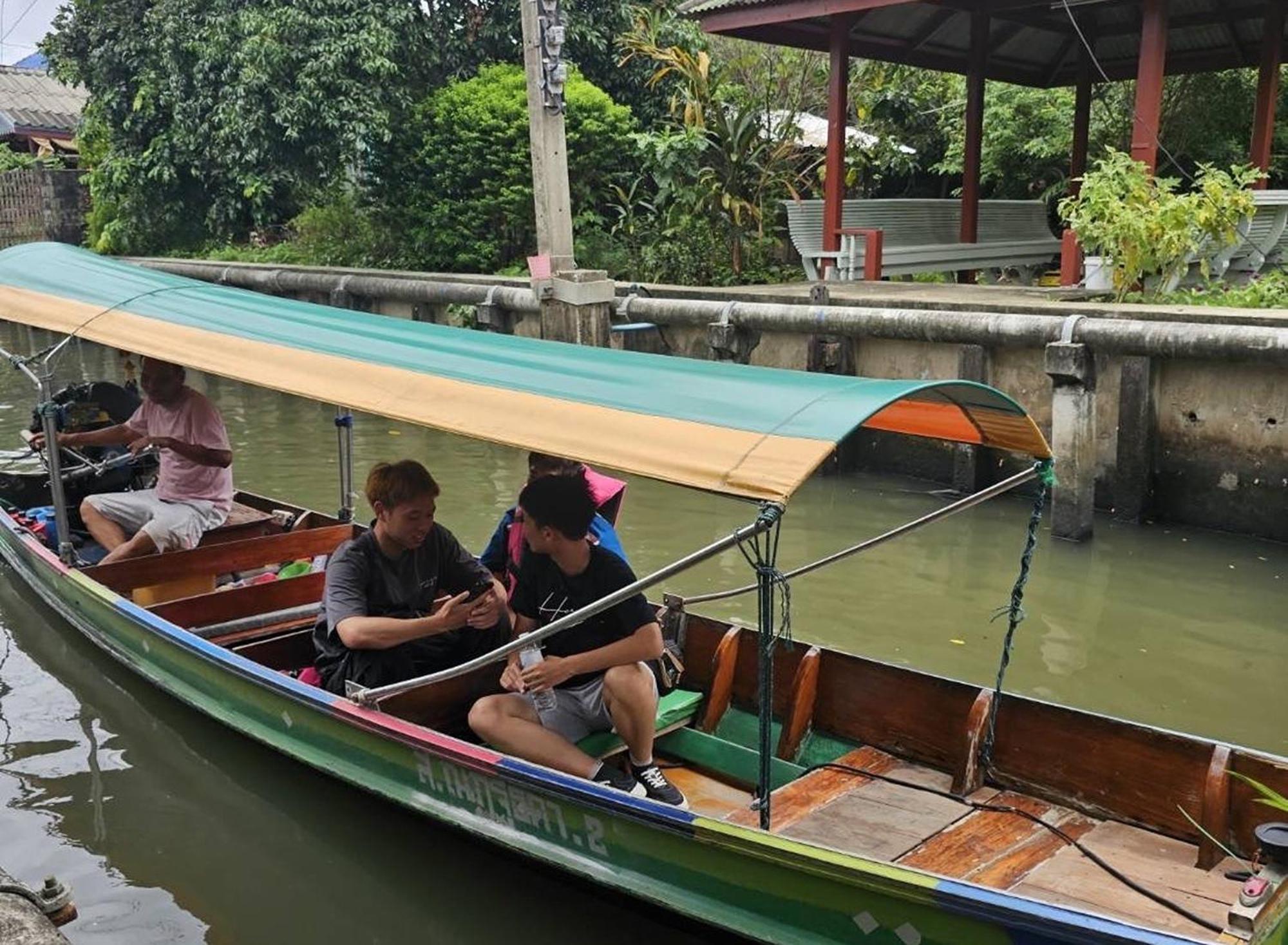 Nipatra Homestay Bangkok Eksteriør billede